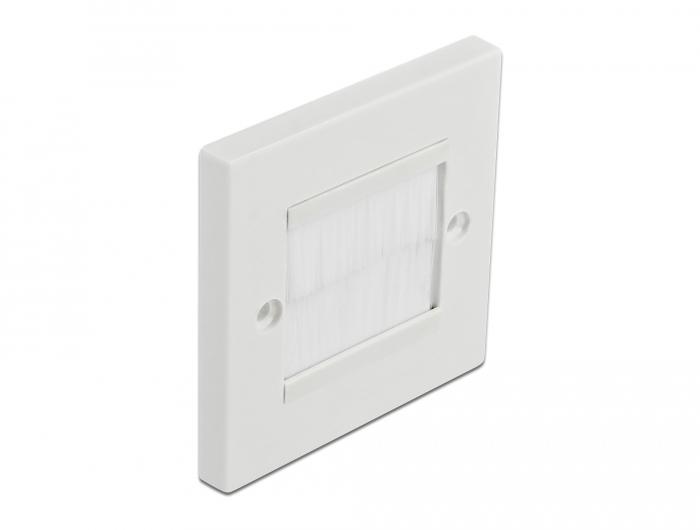 Delock Kabelmanagement-Abdeckplatte 86 x 86 mm mit weißer Bürstenleiste