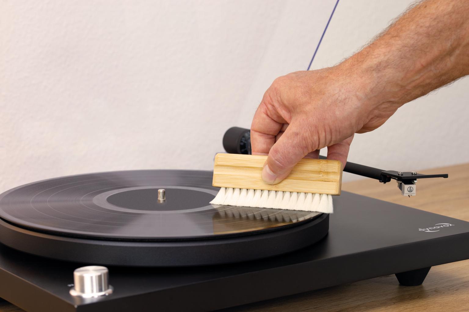 Dynavox Vinyl-Bürste Ziegenhaar ZB110 Bambusholz