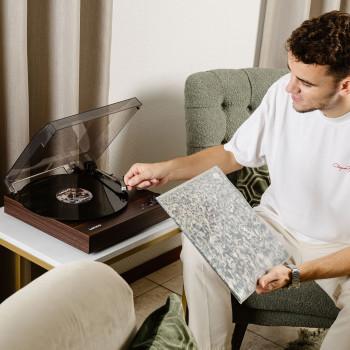 Plattenspieler mit Bluetooth®, zwei integrierten Lautsprechern und AT3600L - Lenco