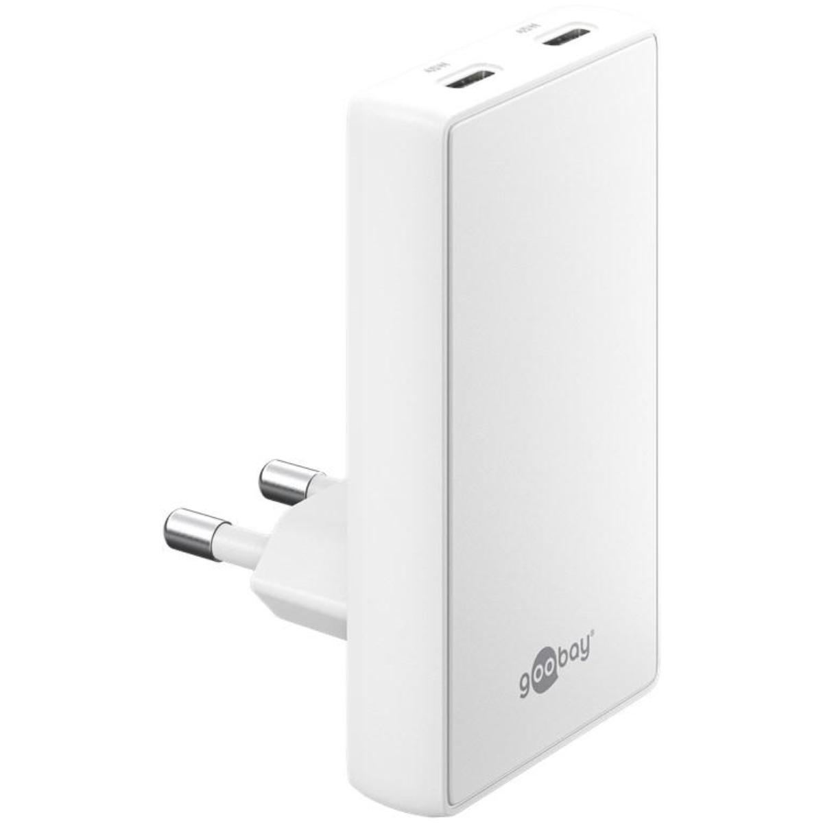 Deze USB-C oplader met USB Power Delivery, PPS en GaN technologie is geschikt voor het snel opladen van smartphones, tablets, laptops, powerbanks, draadloze oordoppen en andere USB-C apparaten. Dankzij het 90 platte ontwerp, ondersteuning voor snelladen en efficiënte GaN technologie is deze USB voeding ideaal voor thuis, kantoor en onderweg. Specificaties Type product: USB-C oplader / USB voeding / snellader Vermogen: 45 W Snellaadtechniek: USB Power Delivery / USB PD / PPS Uitgang: 1x USB-C PD1 (USB Power Delivery / PPS) - tot 45 W 1x USB-C PD2 (USB Power Delivery / PPS) - tot 45 W Maximale stroom: 4,1 A Ingang: 100 – 240 V AC 50/60 Hz 1,5 A Stekker: Europlug (Type C, CEE 7/16) Technologie: GaN (Gallium Nitride) Ontwerp: 90 plat ontwerp voor gebruik achter meubels en in kleine ruimtes Geschikt voor: smartphones, tablets, laptops, powerbanks, draadloze oordoppen en andere USB-C apparaten Compatibel met: Apple iPhone, Samsung Galaxy, Google Pixel, Xiaomi, LG, Huawei, Apple iPad, Samsung Galaxy Tab en andere USB-C apparaten Veiligheidsfuncties: bescherming tegen overstroom, overbelasting, overspanning en oververhitting Materiaal: ABS Gewicht: 80 gram Garantie: 5 jaar Keurmerken: CE, WEEE Belangrijkste voordelen Compacte GaN technologie: kleiner formaat en minder warmteontwikkeling.Ondersteunt USB Power Delivery: geschikt voor snel en efficiënt opladen.Geschikt voor smartphones en laptops: breed inzetbaar voor moderne USB-C apparaten.Automatische vermogensregeling: aangesloten apparaten ontvangen alleen het benodigde vermogen.Wereldwijd bruikbaar: geschikt voor 100 – 240V netspanning. Uitleg over oplaadvermogen en USB opladers Bij het opladen van apparaten zoals smartphones, laptops en tablets is het belangrijk om te begrijpen hoe wattage werkt. De oplaadsnelheid van een apparaat wordt bepaald door het wattage dat een oplader kan leveren en het vermogen dat het apparaat ondersteunt. Wat is USB Power Delivery? USB Power Delivery (USB PD) is een snellaad technologie waarmee hogere vermogens via USB-C mogelijk zijn. Hierdoor kunnen niet alleen smartphones, maar ook tablets, laptops, powerbanks en andere USB-C apparaten sneller en efficiënter worden opgeladen. USB Power Delivery zorgt automatisch voor communicatie tussen het apparaat en de oplader. Hierdoor ontvangt ieder apparaat exact het benodigde vermogen voor veilig en efficiënt opladen. Wat is GaN technologie? GaN (Gallium Nitride) is een moderne halfgeleidertechnologie die wordt gebruikt in opladers om efficiënter en compacter te werken dan traditionele siliconen laders. Kleiner formaat: GaN-opladers kunnen compacter worden gebouwd bij hetzelfde vermogen.Hogere efficiëntie: minder energieverlies en minder warmteontwikkeling tijdens het laden.Sneller laden: betere stroomregeling zorgt voor stabiel en efficiënt snelladen.Betrouwbaarheid: minder warmte betekent minder slijtage van componenten. Belangrijke punten Meer wattage is geen probleem: het apparaat neemt alleen de stroom die het nodig heeft, ongeacht hoe krachtig de oplader is.Minder wattage betekent langzamer opladen: een oplader met lager vermogen laadt apparaten langzamer op.Snelladen: moderne apparaten ondersteunen vaak USB Power Delivery voor sneller opladen.Veilig laden: ingebouwde beveiligingen beschermen tegen kortsluiting, overbelasting, overspanning en oververhitting. Met deze gedetailleerde lijst van apparaten en hun aanbevolen laadvermogens kunt u altijd de juiste oplader kiezen. Dit garandeert een veilige en efficiënte oplaad ervaring, voorkomt onnodig lange oplaadtijden en zorgt ervoor dat uw apparaten optimaal blijven presteren. Klik hier om van alle producten de benodigde wattage te bekijken. Gerelateerde producten Klik hier om alle USB C kabels te bekijken. Klik hier om alle USB4 kabels te bekijken. Klik hier om alle auto opladers te bekijken. Klik hier om alle powerbanks te bekijken. Klik hier om alle reistekkers met USB te bekijken. Klik hier om alle laptop opladers te bekijken. Klik hier om handige USB splitter kabels te bekijken. Populaire apparaten en aanbevolen oplaadvermogen iPhonesiPhone 17 Pro Max – 45WiPhone 17 Pro – 45WiPhone 17 Plus – 45WiPhone 17 – 45WiPhone 16 Pro Max (A3297) – 45WiPhone 16 Pro (A3294) – 45WiPhone 16 Plus (A3291) – 45WiPhone 16 (A3288) – 45WiPhone 15 Pro Max – 27WiPhone 15 Pro – 27WiPhone 15 Plus – 20WiPhone 15 – 20WiPhone 14 Pro Max – 27WiPhone 14 Pro – 27WiPhone 14 Plus – 20WiPhone 14 – 20WiPhone 13 Pro Max – 27WiPhone 13 Pro – 23WiPhone 13 – 20WiPhone 13 Mini – 20WiPhone 12 Pro Max – 20WiPhone 12 Pro – 20WiPhone 12 – 20WiPhone 12 Mini – 20WiPhone 11 Pro Max – 18WiPhone 11 Pro – 18WiPhone 11 – 18WiPhone SE (2022) – 20WiPhone SE (2020) – 18WiPhone XR – 15WiPhone XS Max – 18WiPhone XS – 18WiPhone X – 18WiPhone 8 Plus – 15WiPhone 8 – 15W Samsung SmartphonesSamsung Galaxy S23 Ultra – 45WSamsung Galaxy S23+ – 45WSamsung Galaxy S23 – 25WSamsung Galaxy Z Fold 5 – 25WSamsung Galaxy Z Flip 5 – 25WSamsung Galaxy S22 Ultra – 45WSamsung Galaxy S22+ – 45WSamsung Galaxy S22 – 25WSamsung Galaxy S21 Ultra – 25WSamsung Galaxy S21+ – 25WSamsung Galaxy S21 – 25WSamsung Galaxy Z Fold 4 – 25WSamsung Galaxy Z Flip 4 – 25WSamsung Galaxy A54 – 25WSamsung Galaxy A53 – 25WSamsung Galaxy A34 – 25WSamsung Galaxy A33 – 25WSamsung Galaxy A72 – 25WSamsung Galaxy A52 – 25WSamsung Galaxy A32 – 15WSamsung Galaxy Note 20 Ultra – 45WSamsung Galaxy Note 20 – 25WSamsung Galaxy Note 10+ – 45WSamsung Galaxy Note 10 – 25WSamsung Galaxy M54 – 25WSamsung Galaxy M53 – 25WSamsung Galaxy M33 – 25W Overige SmartphonesGoogle Pixel 7 Pro – 30WGoogle Pixel 7 – 20WGoogle Pixel 6a – 18WOnePlus 11 – 100WOnePlus 10 Pro – 80WOnePlus Nord 2 – 65WXiaomi 12 Pro – 120WXiaomi 13 – 67WSony Xperia 1 IV – 30WSony Xperia 5 IV – 30WHuawei P50 Pro – 66WHuawei Mate 50 – 66WRealme GT 3 – 240WOppo Find X5 Pro – 80WAsus ROG Phone 7 – 65WMotorola Edge 30 Ultra – 125WNokia G60 5G – 20WHonor Magic 5 Pro – 100WVivo X90 Pro – 120WRealme GT Neo 3 – 150WOppo Reno 10 Pro+ – 100WAsus Zenfone 10 – 30WZTE Axon 40 Ultra – 65WMotorola Edge 40 Pro – 125WHonor Magic V2 – 66WTecno Phantom V Fold – 45WNothing Phone (2) – 33WPoco F4 GT – 120WInfinix Zero Ultra – 180WNubia Red Magic 8 Pro – 65WMeizu 20 Pro – 80WSony Xperia 5 V – 30W LaptopsApple MacBook Pro 16” (M1, M2) – 96W-140WApple MacBook Pro 14” (M1, M2) – 67W-96WApple MacBook Air (M1, M2) – 30W-35WApple MacBook Pro 13” (M1) – 61WApple MacBook Pro 13” (Intel) – 61WApple MacBook 12” – 29WDell XPS 15 – 130WDell XPS 13 – 45WHP Spectre x360 14 – 65WHP Envy 13 – 45WLenovo ThinkPad X1 Carbon – 65WLenovo Yoga 9i – 65WMicrosoft Surface Laptop 5 – 65WMicrosoft Surface Pro 9 – 65WAsus ZenBook 14 – 65WAcer Swift 3 – 65WRazer Blade 15 – 100WASUS ROG Zephyrus G14 – 100W-180WSamsung Galaxy Book 3 Pro – 65WHuawei MateBook X Pro – 65WHP Elite Dragonfly – 65WLG Gram 17 – 65WAcer Spin 5 – 65WDell Latitude 7430 – 65WLenovo Legion 5 – 100WMicrosoft Surface Laptop Studio – 65WAcer Predator Helios 300LG Gram 14” – 65WASUS TUF Dash F15 – 100W Met deze gedetailleerde lijst van apparaten en hun aanbevolen laadvermogens kunt u altijd de juiste oplader kiezen. Dit garandeert een veilige en efficiënte oplaad ervaring, voorkomt onnodig lange oplaadtijden en zorgt ervoor dat uw apparaten optimaal blijven presteren. Klik hier om van alle producten het benodigde wattage te bekijken. Gerelateerde producten Klik hier om alle USB C kabels te bekijken. Klik hier om alle USB4 kabels te bekijken. Klik hier om alle auto opladers te bekijken. Klik hier om alle powerbanks te bekijken. Klik hier om alle reistekkers met USB te bekijken. Klik hier om alle laptop opladers te bekijken. Klik hier om handige USB splitter kabels te bekijken.